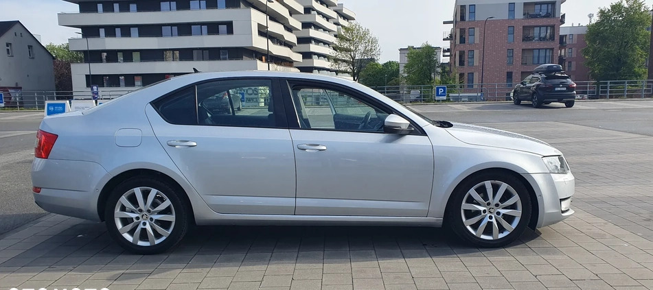 Skoda Octavia cena 33500 przebieg: 213000, rok produkcji 2015 z Gliwice małe 211